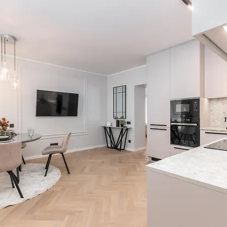 Terrific First-class In Town Center דירה ריגה