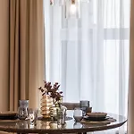 Terrific First-class In Town Center Apartment *