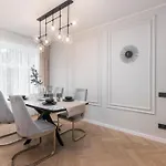 Apartment Terrific First-class In Town Center