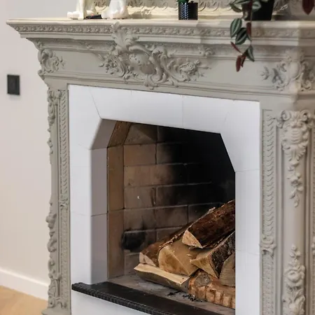 Terrific First-class In Town Center Apartment *
