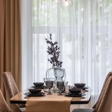 Terrific First-class In Town Center Apartment