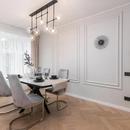 Apartamento Terrific First-class In Town Center