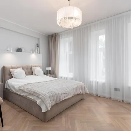 Apartment Terrific First-class In Town Center