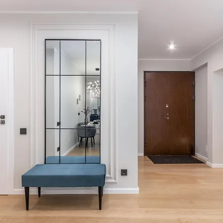 Terrific First-class In Town Center Apartment