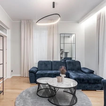 Terrific First-class In Town Center Apartment *