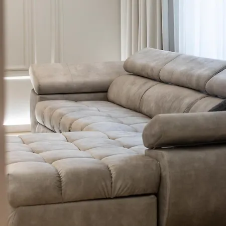 Terrific First-class In Town Center Apartment *